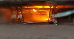 ब्रेकिंगः न्यू मार्केट के कपड़े की दुकान में लगी भयावह आग
