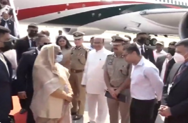 जयपुर एयरपोर्ट पर स्वागत के दौरान झूम उठीं बांग्लादेशी पीएम शेख हसीना, देखिए वीडियो…