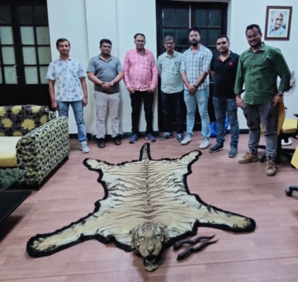 ब्रेकिंग : कस्टम की टीम ने किया बाघ का खाल बरामद