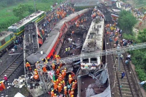 Man Injured in Balasore Train Accident  : पत्नी से झूठ बोलकर चेन्नई जा रहा युवक कोरोमंडल दुघर्टना में हुआ घायल