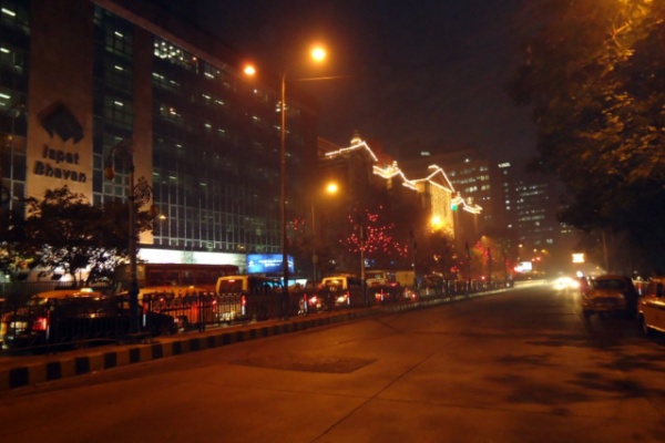 महीने की सबसे गर्म रात बितायी कोलकाता के लाेगों ने