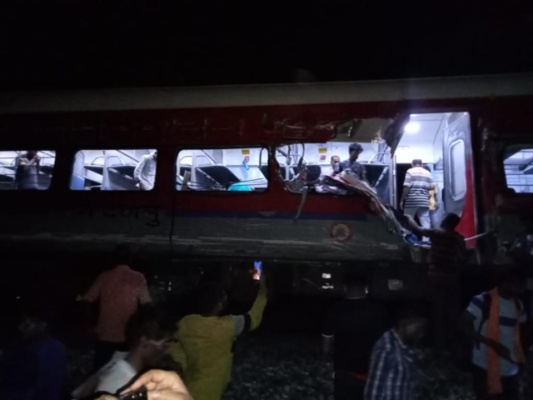 Coromandel Express accident : दोनों गाड़ियां एक ही लाइन पर आईं और…
