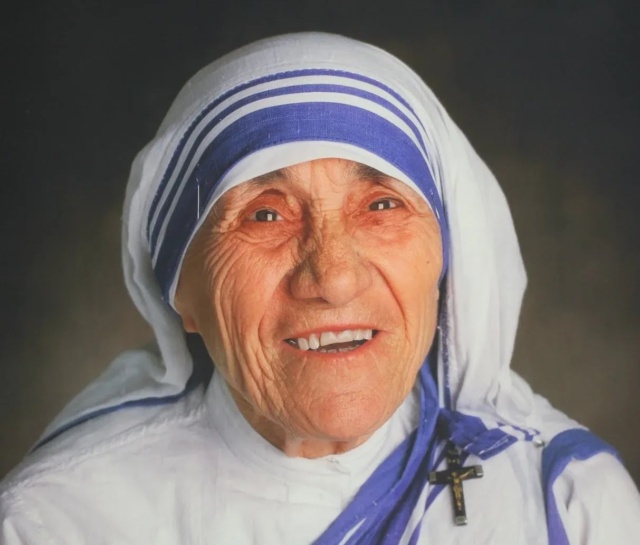 Mother Teresa Birth Anniversary: ​​Mother Teresa became the support of the poor by doing something like this.