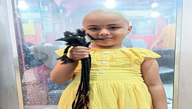 5 साल की बच्ची ने पेश की मिसाल, कैंसर पीड़िता को दान किए बाल